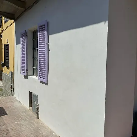 La Casa Dei Colori Lilla بييلا